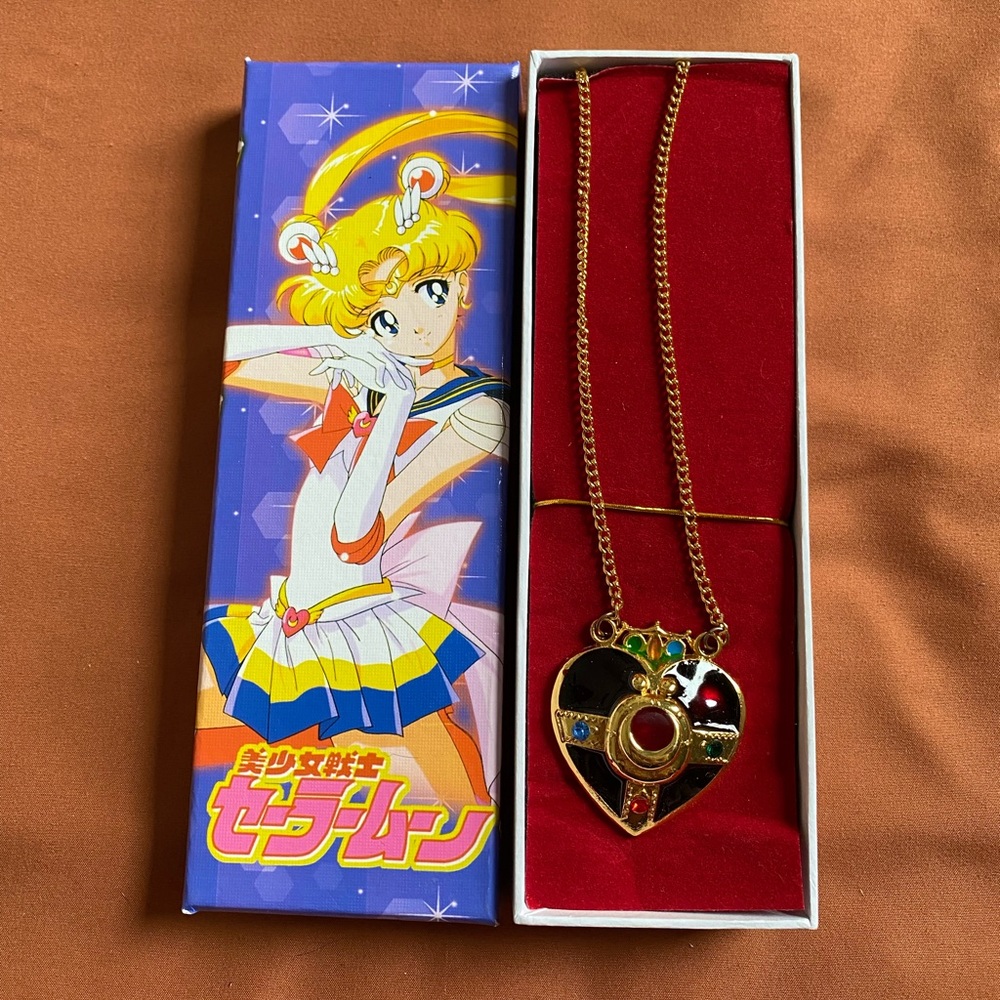 Sailor moon heart necklace